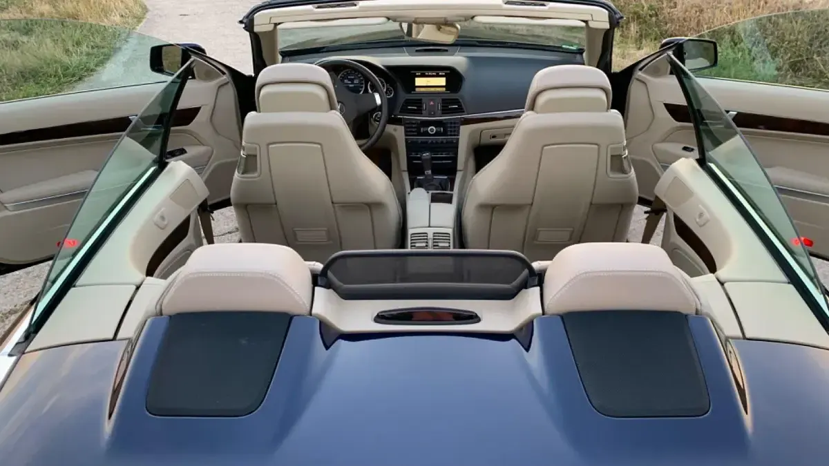 Usado Mercedes E200 Avantgarde 184 CV (135 kW) 2010 Azul Descapotable