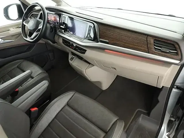 Gebraucht VW Multivan Style 204 PS (150 kW) 2022 Silberkeine angabe Van / Kleinbus