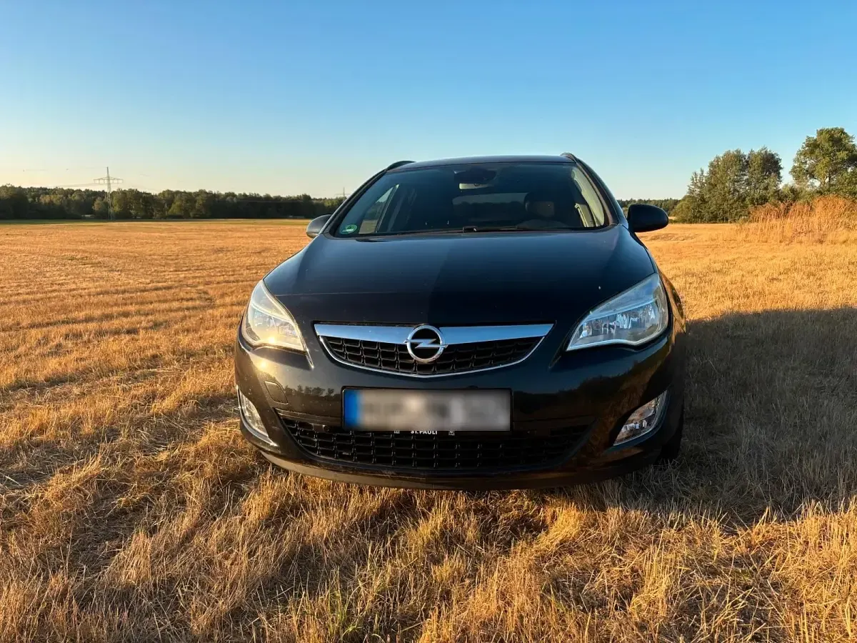 Gebraucht Opel Astra 160 PS (117 kW) 2012 Schwarz Kombi