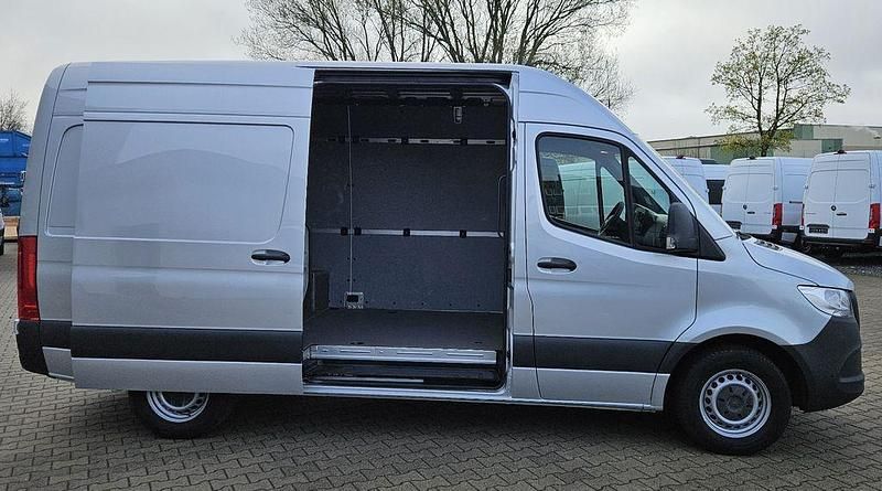 Gebraucht Mercedes Sprinter 150 PS (110 kW) 2022 Silber Van