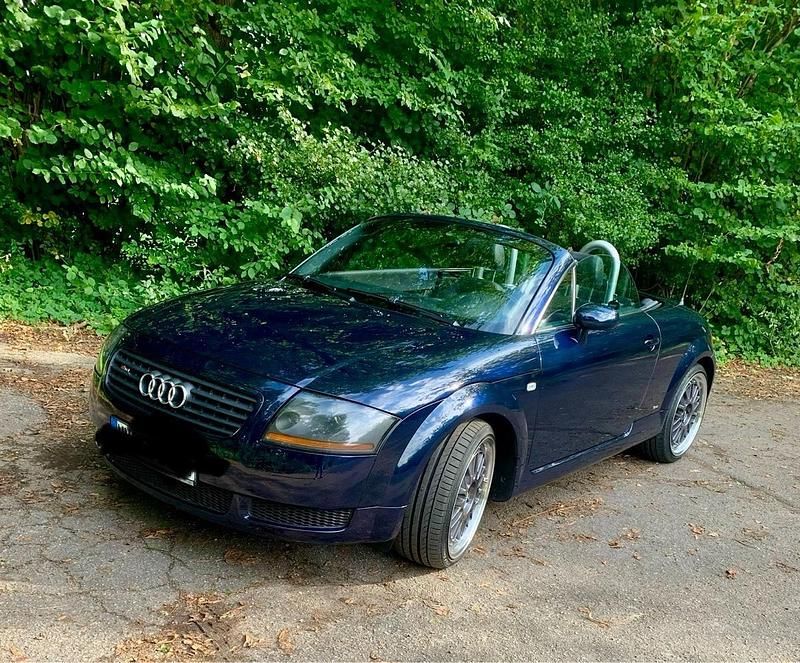 Blau Gebraucht 2001 Audi TT Roadster Cabrio | 5.800 € (Fairer Preis) - Bild 1/4