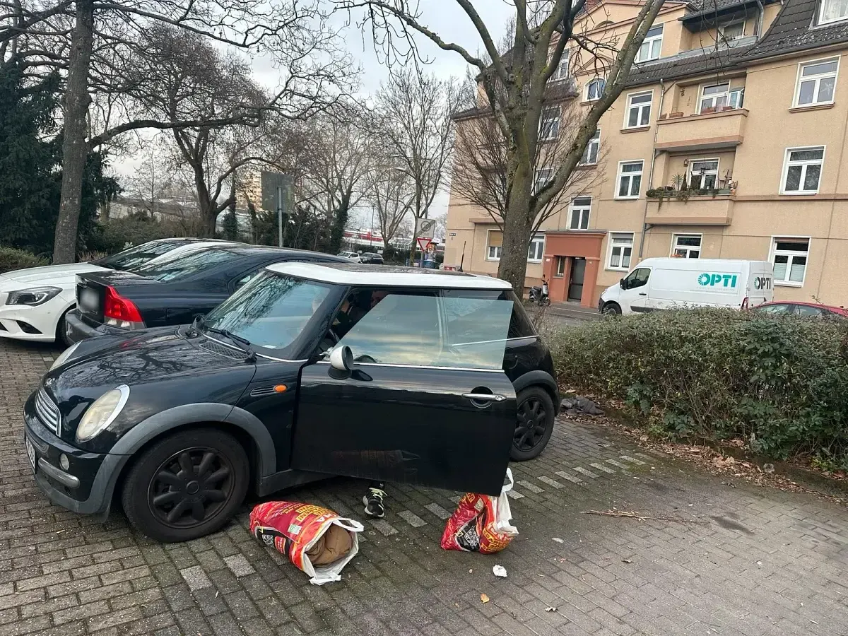 Usata Mini Cooper 116 CV (85 kW) 2004 Nero Utilitaria