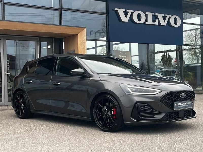 Używany Ford Focus ST 280 KM (205 kW) 2022 Szary Sedan/Limuzyna