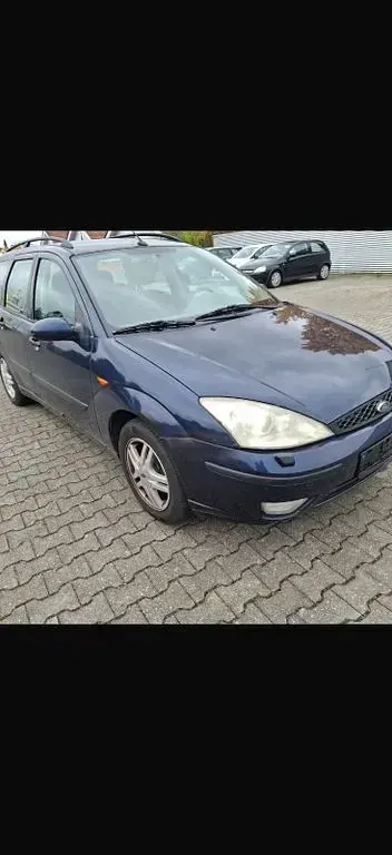 Usado Ford Focus Trend 116 CV (85 kW) 2003 Azul Berlina