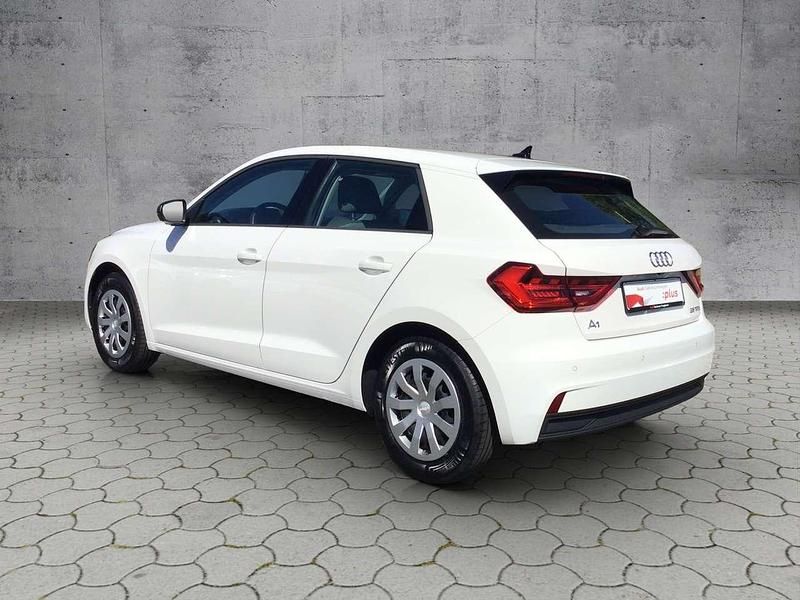 Gebraucht Audi A1 Sportback Basis 95 PS (69 kW) 2024 Cortinaweiß Kleinwagen