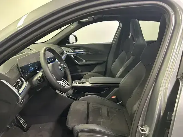 Gebraucht BMW iX2 M Sport 230 kW (313 PS) 2025 Grau SUV