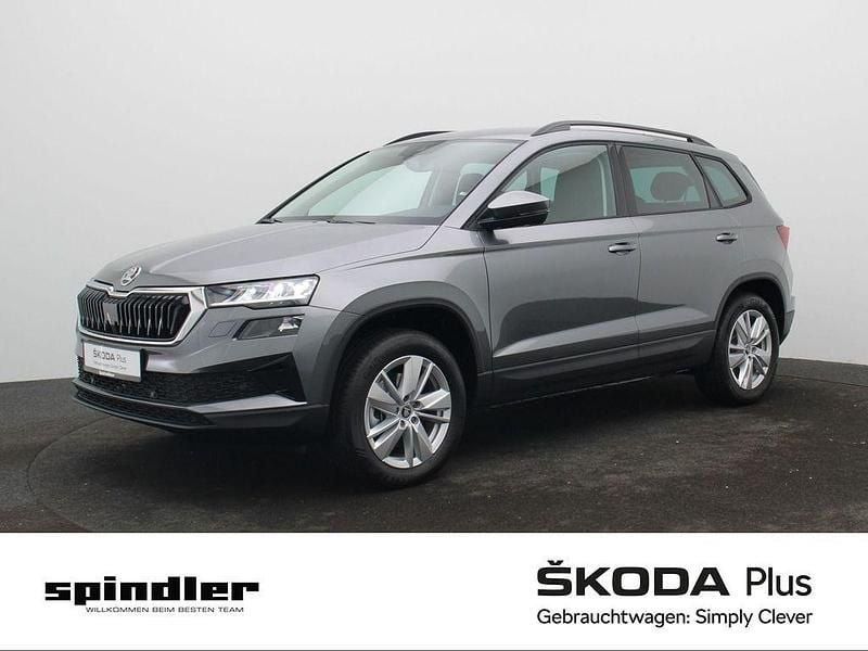 Graphitegrau metallic Gebraucht 2025 Skoda Karoq Selection SUV | 38.580 € (Fairer Preis) - Bild 1/3