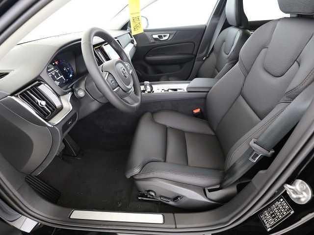 Gebraucht Volvo V60 145 PS (106 kW) 2024 Kombi