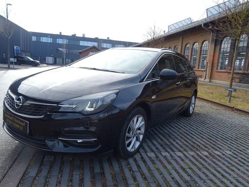 Używany Opel Astra Elegance 122 KM (89 kW) 2022 Czarny Kombi