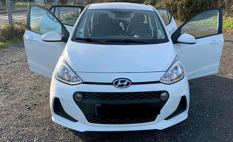 Weiß Gebraucht 2017 Hyundai i10 Kleinwagen | 5.800 € (Guter Preis) - Bild 1/4