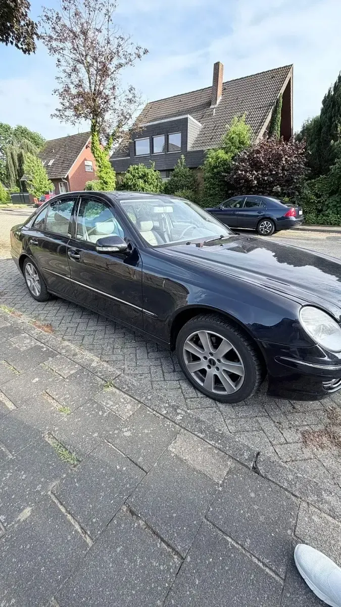 Gebraucht Mercedes E280 190 PS (139 kW) 2008 Blau Limousine