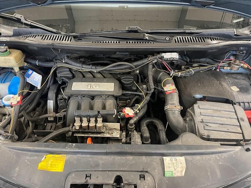 Gebraucht VW Caddy Life 102 PS (75 kW) 2009 Grau Van / Kleinbus