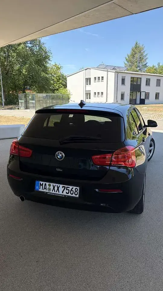 Gebraucht BMW 118 Advantage 136 PS (100 kW) 2019 Schwarz Kleinwagen