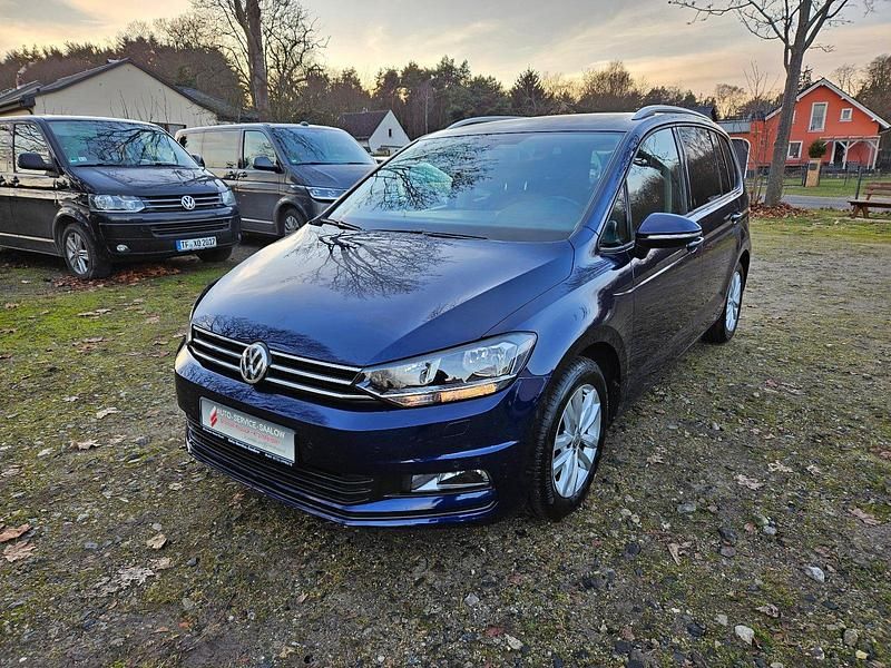 Blau Gebraucht 2017 VW Touran Van / Kleinbus | 19.000 € (Guter Preis) - Bild 1/4