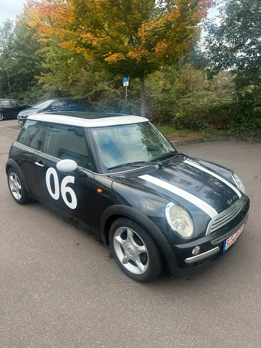 Używany Mini Cooper 115 KM (84 kW) 2004 Czarny Hatchback