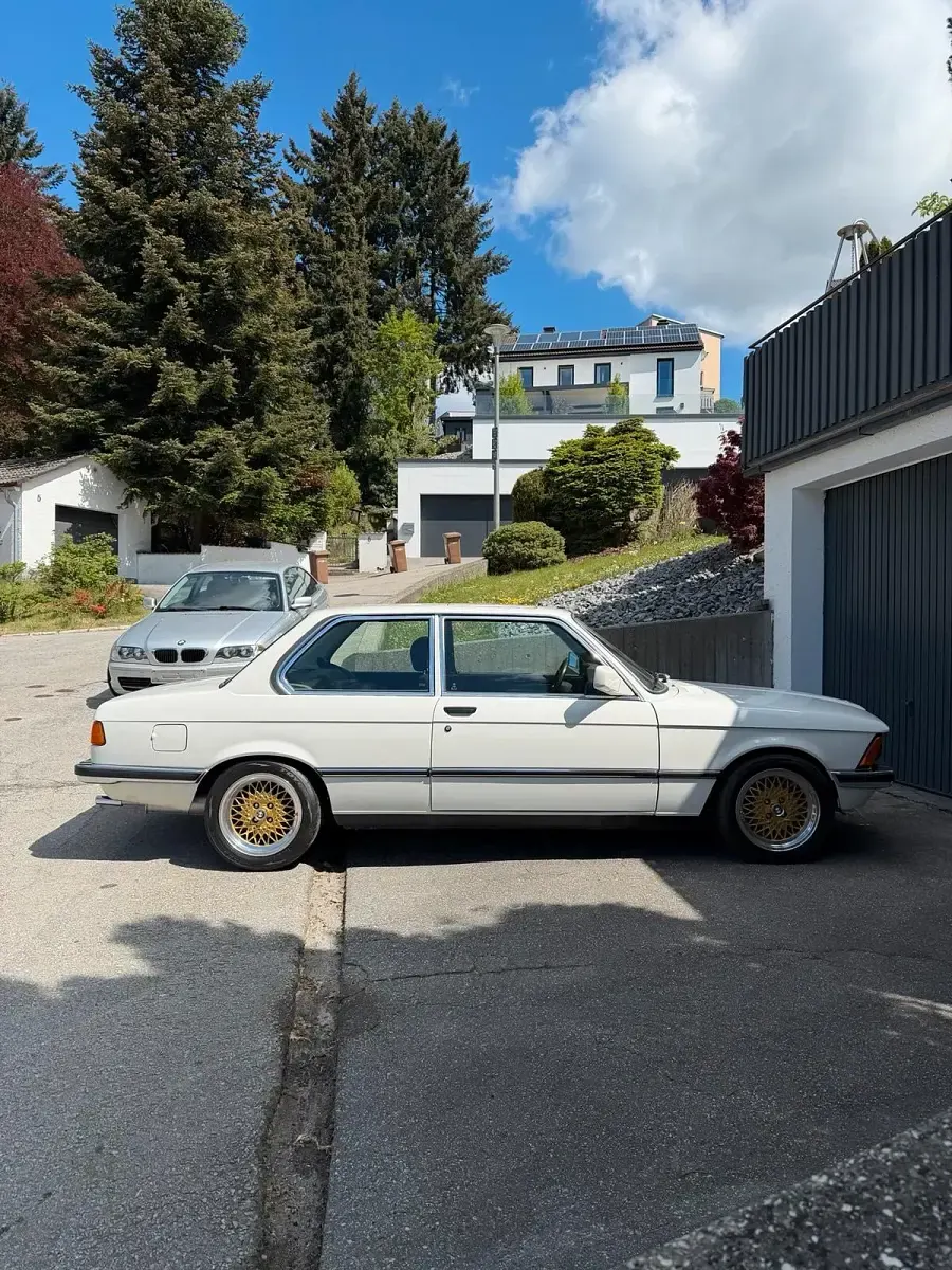 Gebraucht BMW 323 143 PS (105 kW) 1978 Weiß Limousine