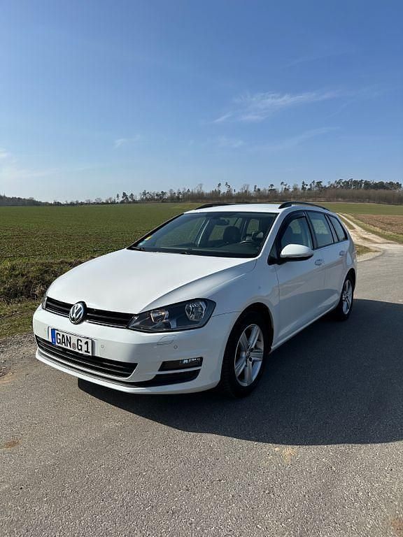 Weiß Gebraucht 2017 VW Golf VII Comfortline Kombi | 11.490 € (Superpreis) - Bild 1/4