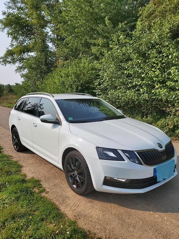 Gebraucht Skoda Octavia Ambition 150 PS (110 kW) 2017 Weiß Kombi