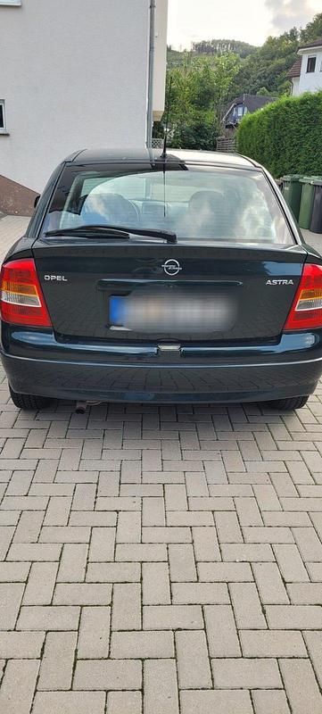 Gebraucht Opel Astra 65 PS (47 kW) 1998 Grün Limousine