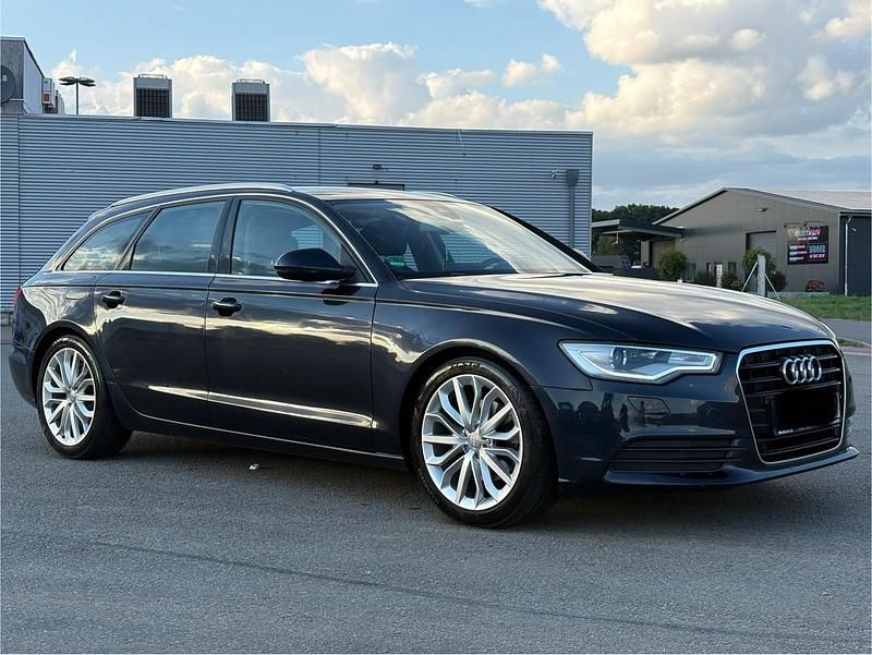 Schwarz Gebraucht 2011 Audi A6 Ambiente Kombi | 10.000 € (Fairer Preis) - Bild 1/4