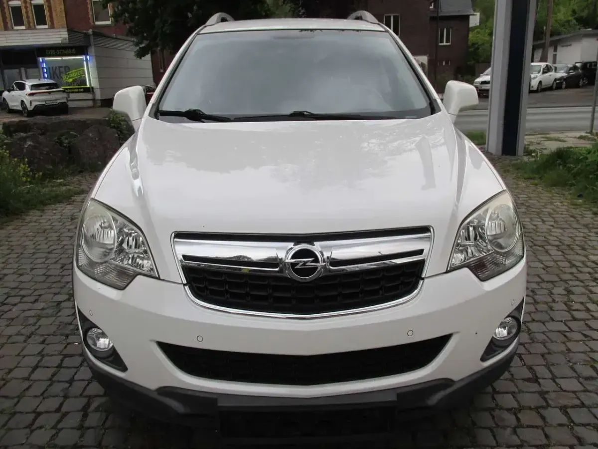 Gebraucht Opel Antara Design Edition 163 PS (119 kW) 2014 Cremeweiss/snow flake white SUV