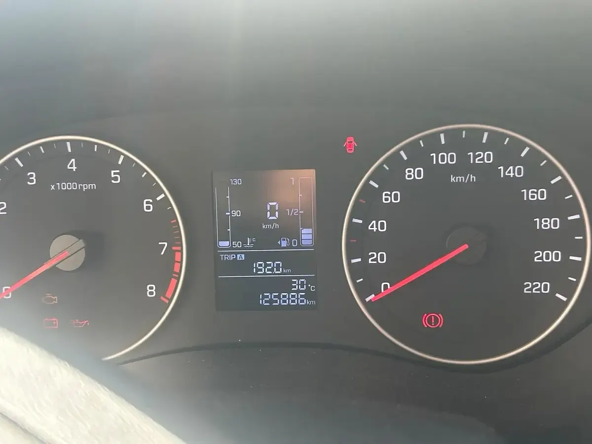 Gebraucht Hyundai i20 101 PS (74 kW) 2019 Weiß Kleinwagen