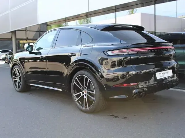 Gebraucht Porsche Cayenne 471 PS (346 kW) 2026 Schwarz SUV