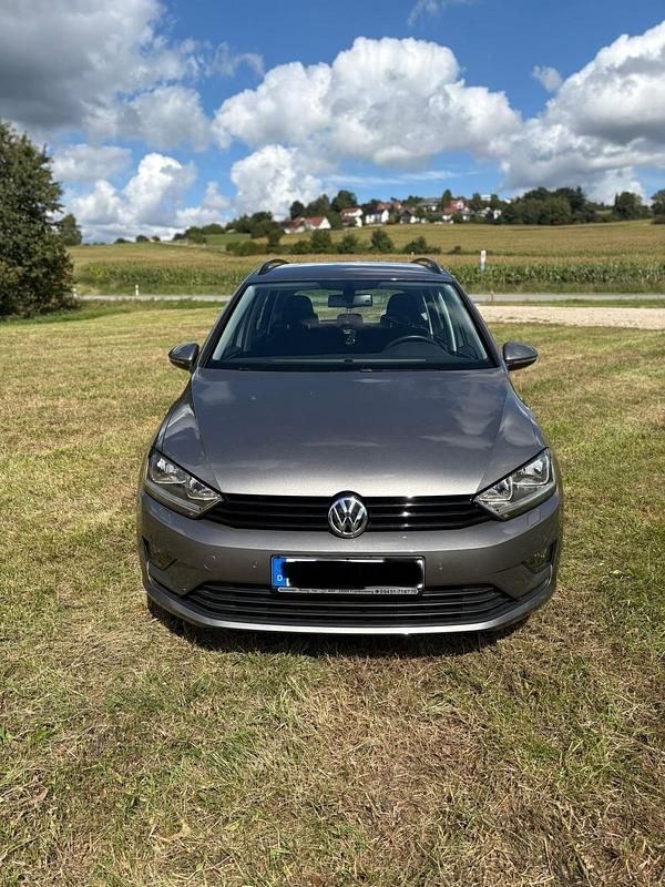 Andere farben Gebraucht 2014 VW Golf VII Limousine | 8.299 € (Fairer Preis) - Bild 1/4