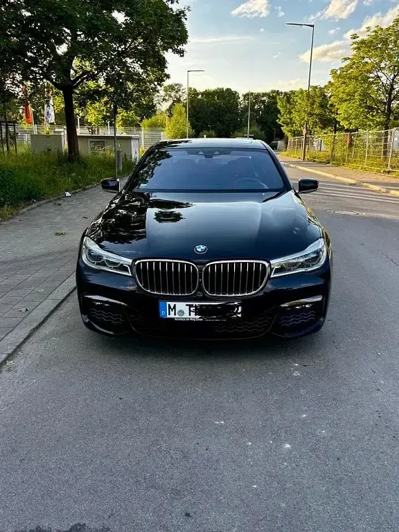 Gebraucht BMW 750L Performance 449 PS (330 kW) 2016 Schwarz Limousine