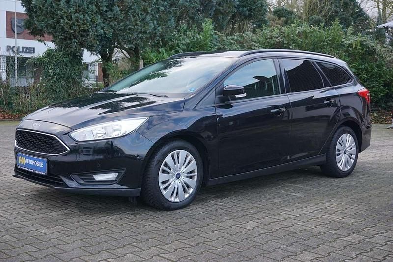 Iridiumschwarz metallic Gebraucht 2017 Ford Focus Trend Kombi | 8.699 € (Fairer Preis) - Bild 1/4