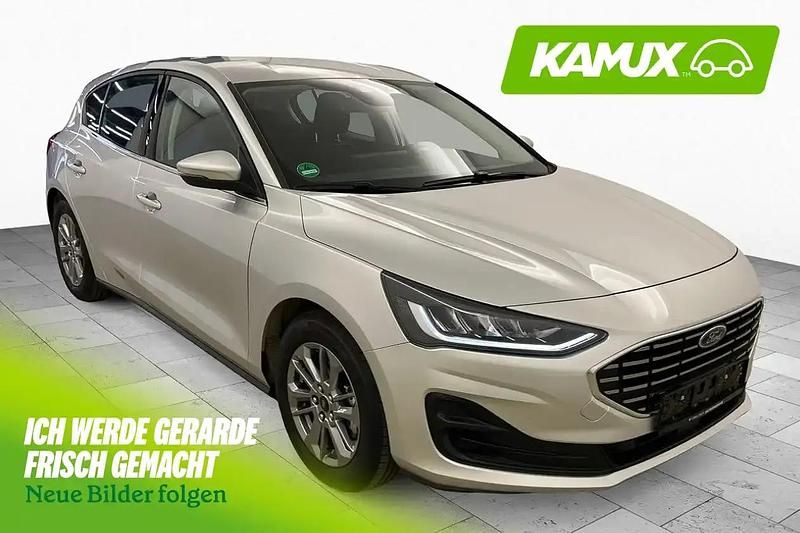 Silbermetallic Gebraucht 2023 Ford Focus Limousine | 18.900 € (Superpreis) - Bild 1/4