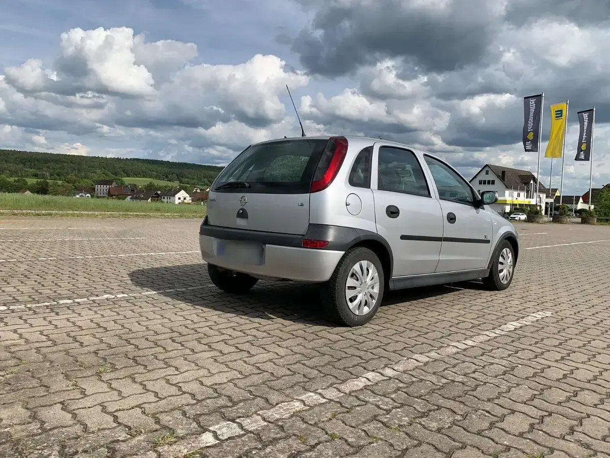 Gebraucht Opel Corsa 75 PS (55 kW) 2003 Silber Kleinwagen