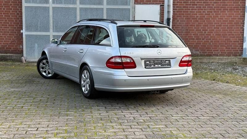 Second-hand Mercedes E200 163 CP (119 kW) 2006 Argintiu Break