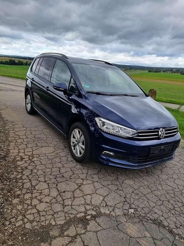 Blau Gebraucht 2020 VW Touran Comfortline Van / Kleinbus | 19.900 € (Guter Preis) - Bild 1/4