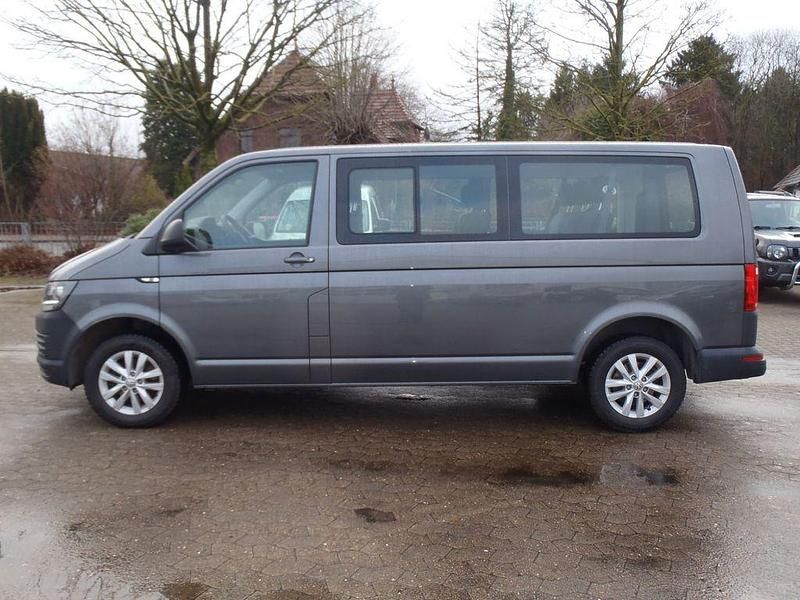 Gebraucht VW Transporter 150 PS (110 kW) 2018 Grau Van