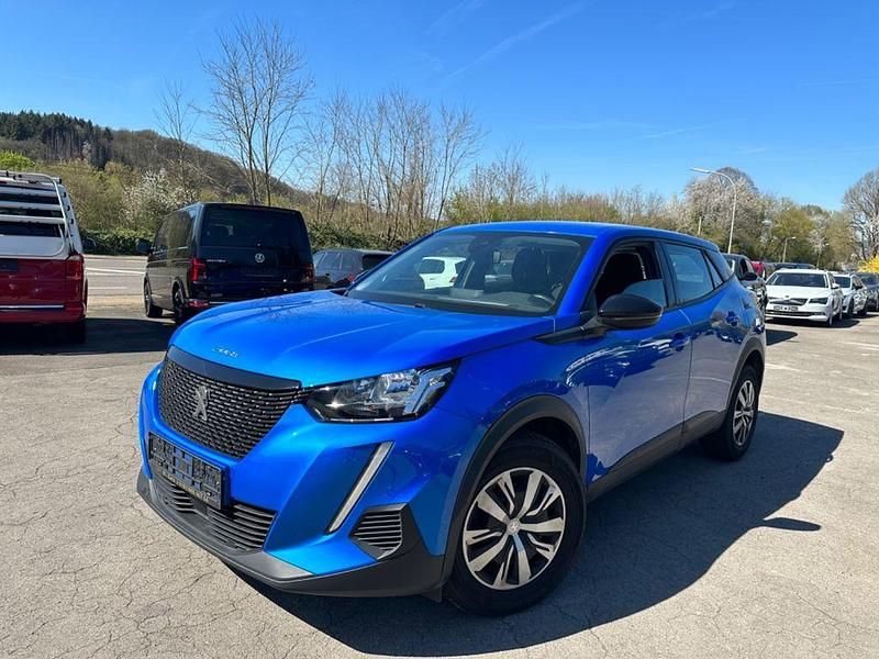Blau Gebraucht 2022 Peugeot 2008 Active SUV | 14.490 € (Superpreis) - Bild 1/4