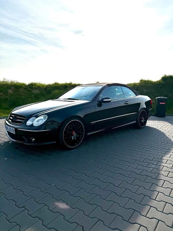 Schwarz Gebraucht 2003 Mercedes CLK320 AMG Cabrio | 8.300 € (Fairer Preis) - Bild 1/4