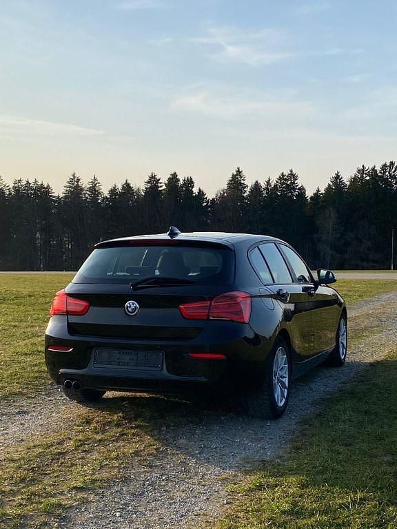 Gebraucht BMW 120 Advantage 185 PS (136 kW) 2017 Schwarz Kleinwagen