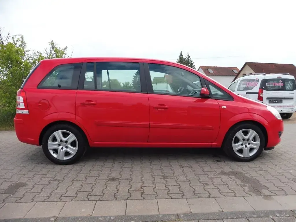 Gebraucht Opel Zafira Edition 116 PS (85 kW) 2009 Rot Van / Kleinbus