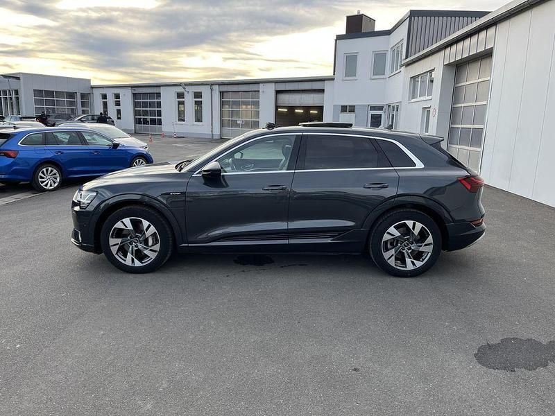 Gebraucht Audi e-tron S-Line 230 kW (313 PS) 2022 Grau SUV