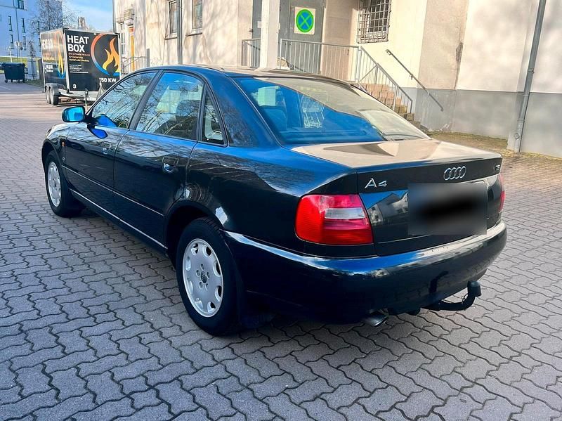 Gebraucht Audi A4 102 PS (75 kW) 1997 Schwarz Limousine