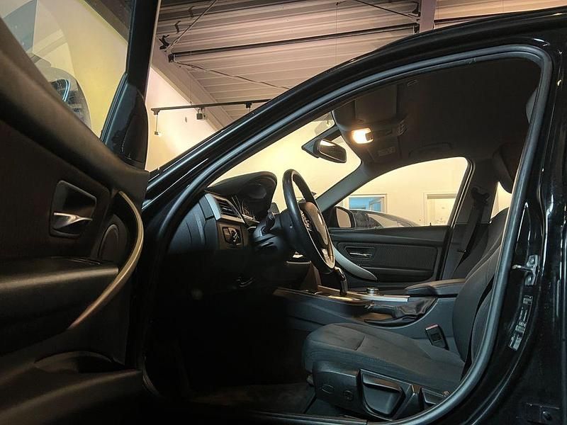 Gebraucht BMW 318 Performance 150 PS (110 kW) 2019 Schwarz Kombi