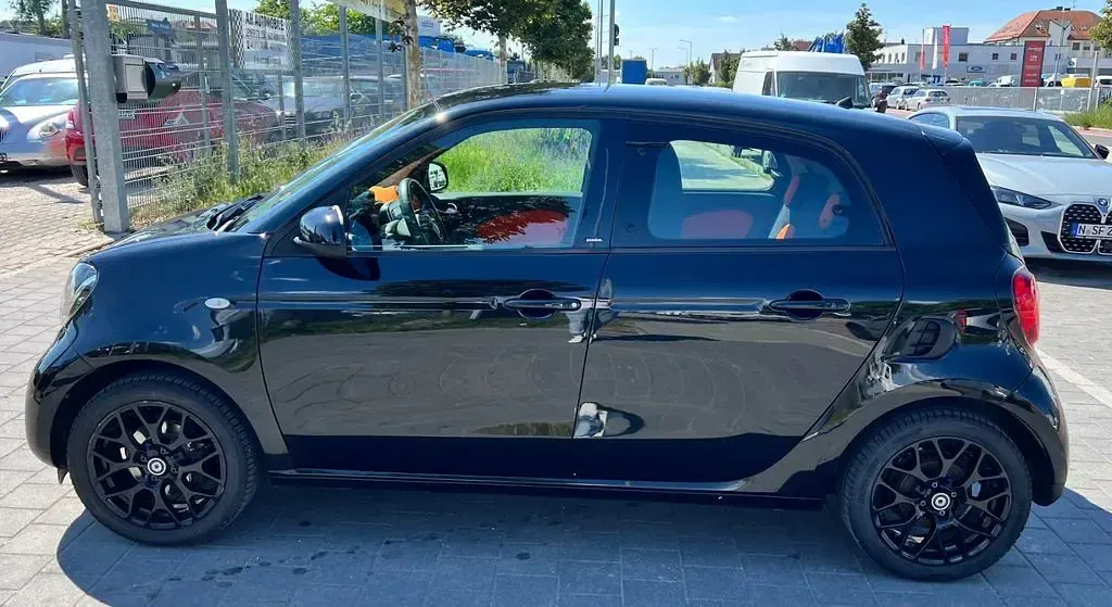 Gebraucht Smart ForFour Passion 71 PS (52 kW) 2014 Schwarz Kleinwagen
