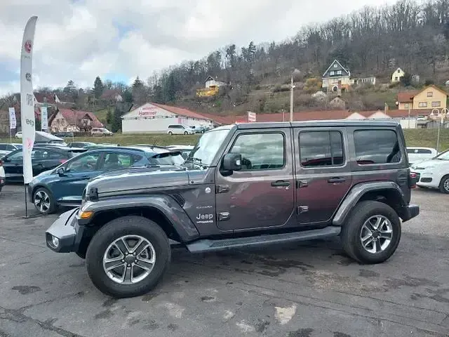 Gebraucht Jeep Wrangler Unlimited Sahara 200 PS (147 kW) 2019 Grau SUV