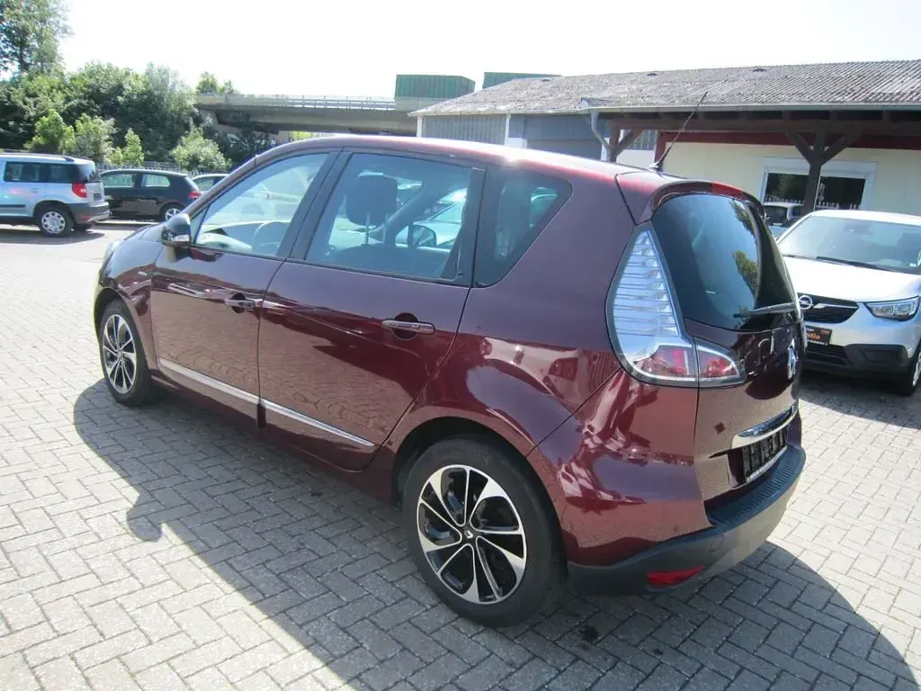 Gebraucht Renault Scénic III Bose Edition 132 PS (97 kW) 2016 Rot Van / Kleinbus