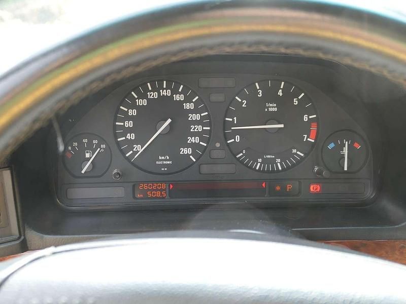 Gebraucht BMW 525 192 PS (141 kW) 1994 Silber Limousine