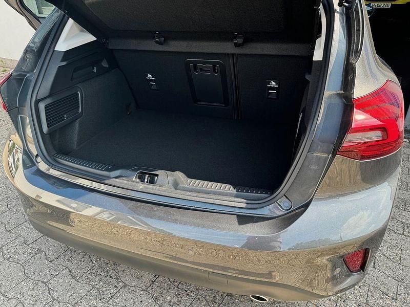 Używany Ford Focus Titanium X 155 KM (114 kW) 2024 Szary Sedan/Limuzyna