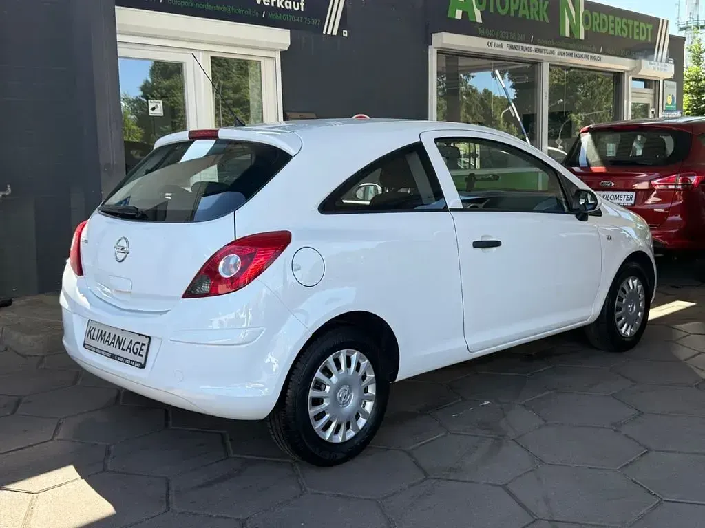 Gebraucht Opel Corsa Selection 69 PS (50 kW) 2014 Weiß Kleinwagen