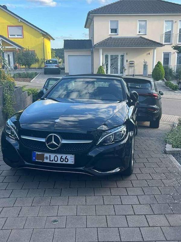 Schwarz Gebraucht 2017 Mercedes C200 Sportline Cabrio | 25.000 € (Fairer Preis) - Bild 1/4