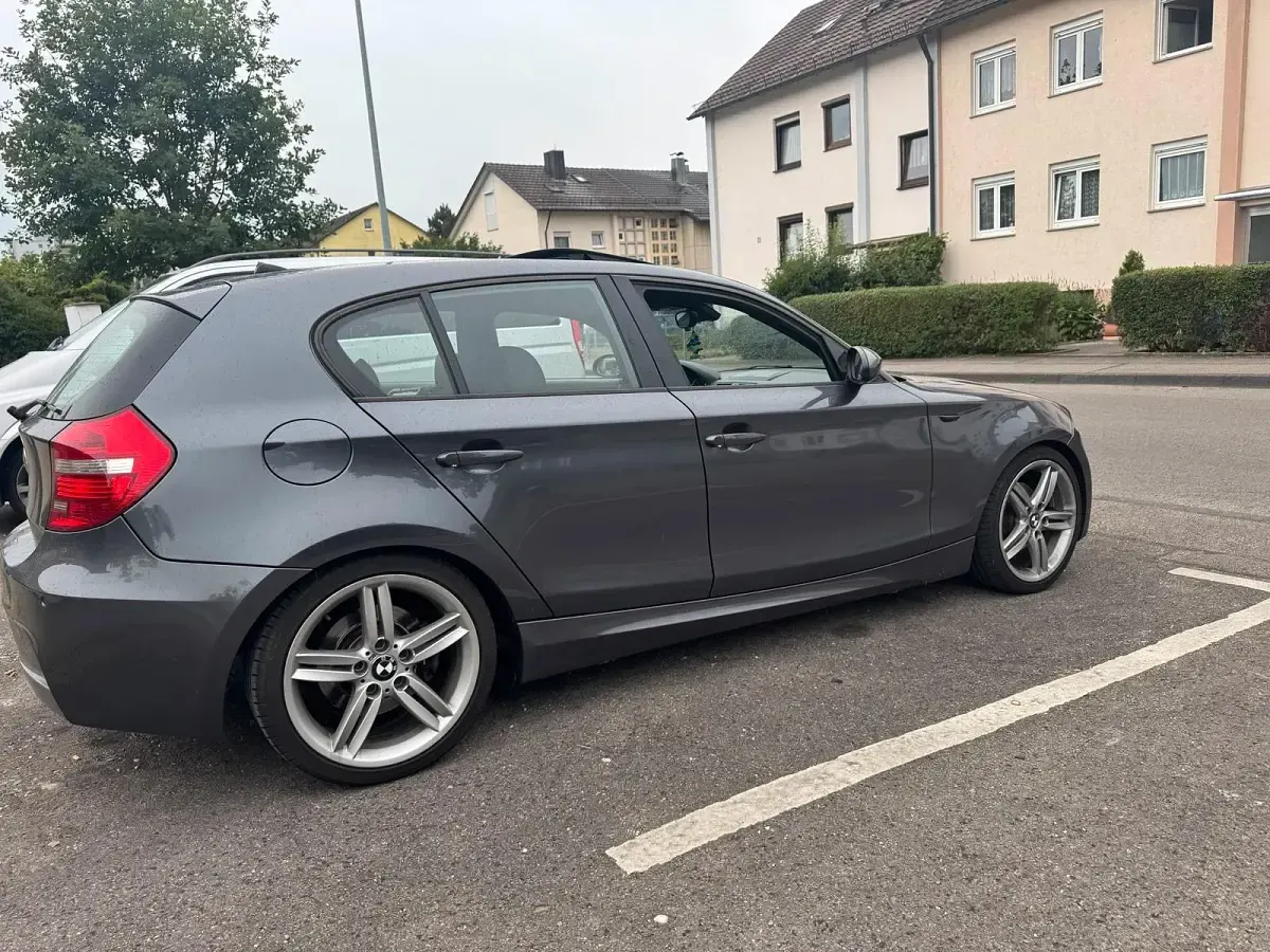 Gebraucht BMW 120 M Sport 177 PS (130 kW) 2008 Grau Kleinwagen